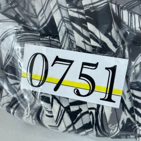 Catherines Womens Plus Size 3X Leaf Print Top With Ruffle Front & 3/4 0751 - Picture 7 of 7